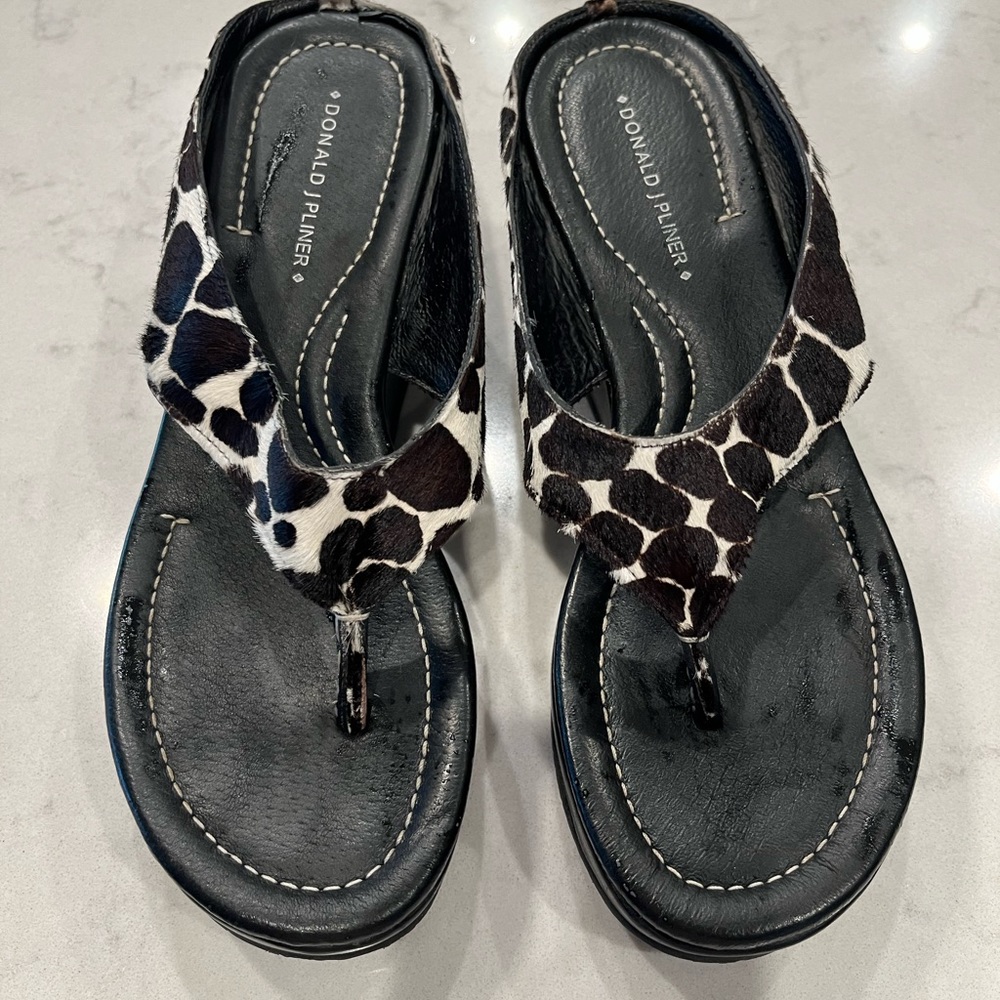 DONALD J PLINER REAL LEATHER SIZE 8M  gently worn. Black and white sandals